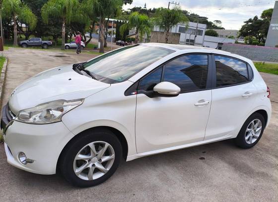 PEUGEOT 208 1.5 ALLURE 8V FLEX 4P MANUAL